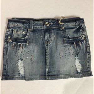 Grace in LA mini skirt